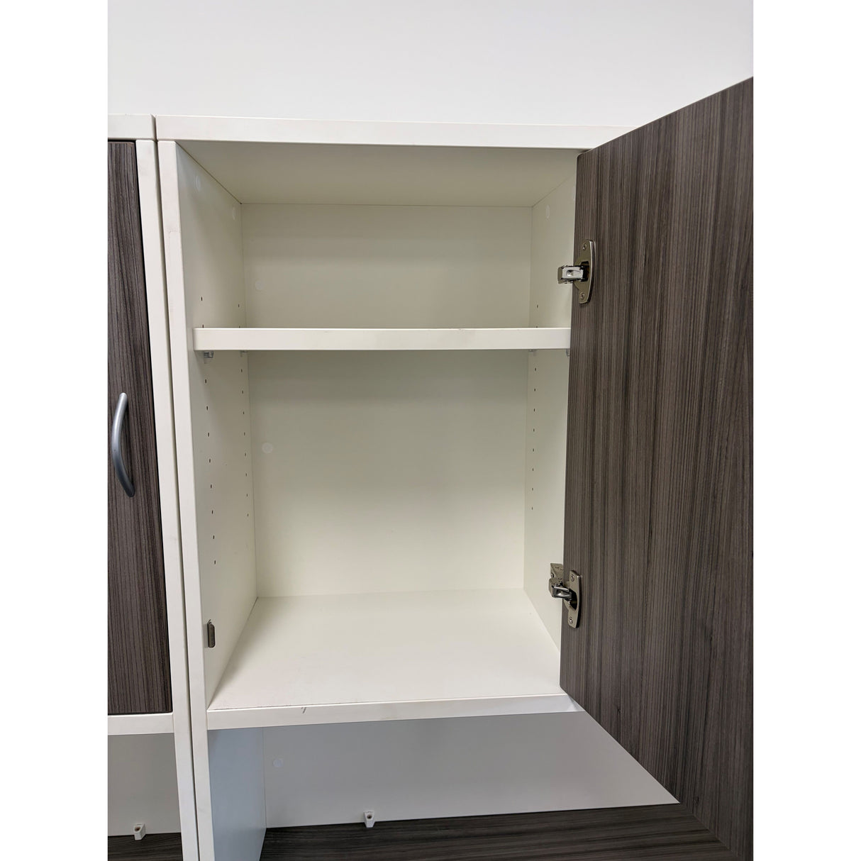 Clearance Lincoln Executive Setting